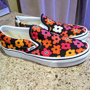 FLORAL RETRO SLIP ON VANS NWT
